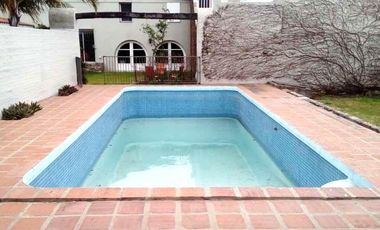 Casa en  venta tres dormitorios, Cerro de las Rosas , Zona Norte