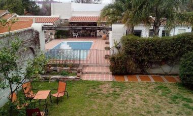 Casa en  venta tres dormitorios, Cerro de las Rosas , Zona Norte