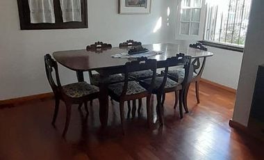 Casa en  venta tres dormitorios, Cerro de las Rosas , Zona Norte