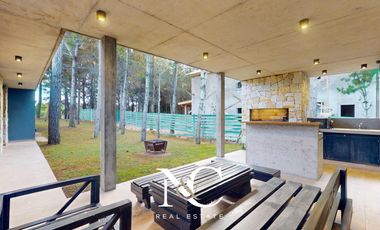 Casa en venta en Costa Esmeralda hormigón fondo libre