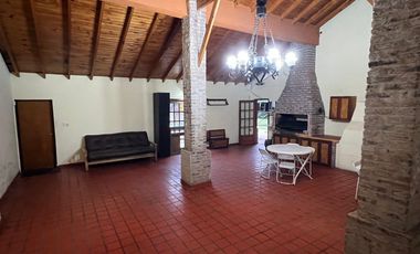 Casa en venta - 3 Dormitorios 4 Baños - Cochera - 1.500Mts2 - General Rodríguez