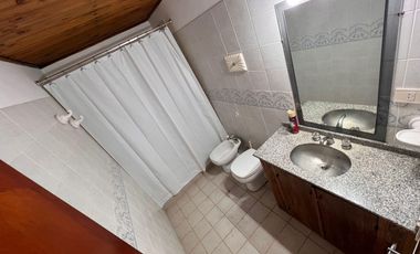 Casa en venta - 3 Dormitorios 4 Baños - Cochera - 1.500Mts2 - General Rodríguez