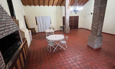 Casa en venta - 3 Dormitorios 4 Baños - Cochera - 1.500Mts2 - General Rodríguez