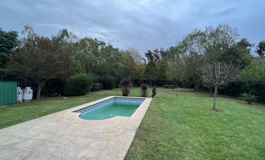 Casa en venta - 3 Dormitorios 4 Baños - Cochera - 1.500Mts2 - General Rodríguez