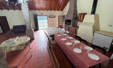 Casa en venta - 3 Dormitorios 4 Baños - Cochera - 1.500Mts2 - General Rodríguez