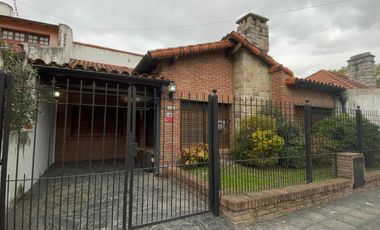 Chalet de 4 ambientes en venta en Castelar