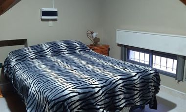 Casa en venta - 3 dormitorios 2 baños - jardin y patio - 182mts2 - Monte Grande