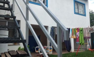 Casa en venta - 3 dormitorios 2 baños - jardin y patio - 182mts2 - Monte Grande