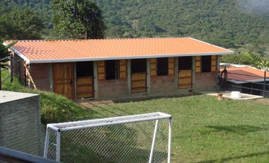 OPORTUNIDAD, VENDO HERMOSA CASA  FINCA DENTRO DE PARCELACIÓN EN DAPA, SUPER BIEN UBICADA, TRABAJA EN LA CIUDAD Y VIVE EN EL CAMPO