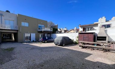 Venta PH 2 ambientes PB c cochera apto cr SIN EXP.