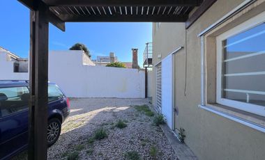 Venta PH 2 ambientes PB c cochera apto cr SIN EXP.