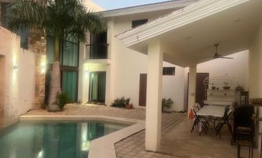 Casa con acabados de lujo en renta con paneles solares