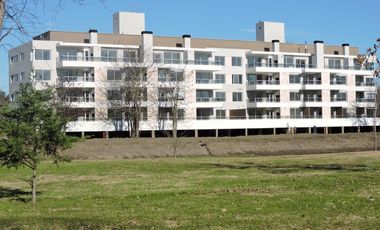 Casa de estilo moderno en venta con cuatro dormitorios en Fincas de Hudson