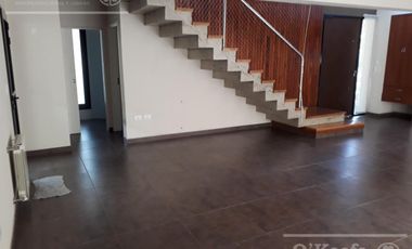 Casa de estilo moderno en venta con cuatro dormitorios en Fincas de Hudson