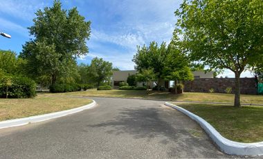 Casa de estilo moderno en venta con cuatro dormitorios en Fincas de Hudson