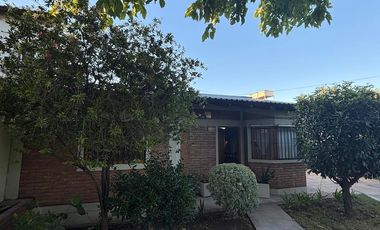 Casa en venta - 2 Dormitorios 1 Baño - General Alvear