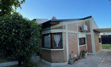 Casa en venta - 2 Dormitorios 1 Baño - General Alvear