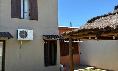 Casa en venta - 4 Dormitorios 2 Baños - General Alvear