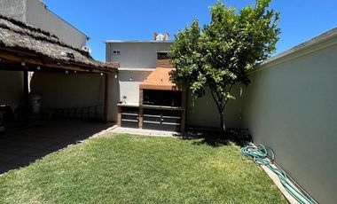 Casa en venta - 4 Dormitorios 2 Baños - General Alvear