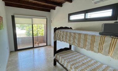 Casa en venta - 4 Dormitorios 2 Baños - General Alvear