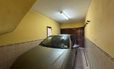 Venta. Casa. 4 ambientes. Cochera. Consultorio. Parque. Cochera. Don Bosco.