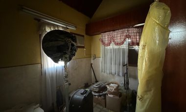 Venta. Casa. 4 ambientes. Cochera. Consultorio. Parque. Cochera. Don Bosco.