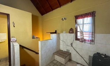 Venta. Casa. 4 ambientes. Cochera. Consultorio. Parque. Cochera. Don Bosco.