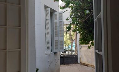 Amplia Casona para uso Comercial B° General Paz