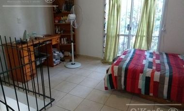 Casa en Venta, 5 ambientes, Quilmes, garage , amplio patio, pileta mas departamento