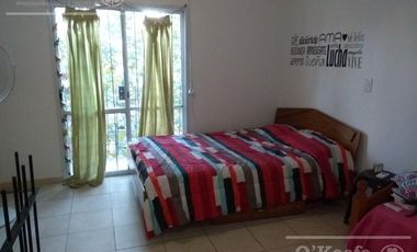 Casa en Venta, 5 ambientes, Quilmes, garage , amplio patio, pileta mas departamento