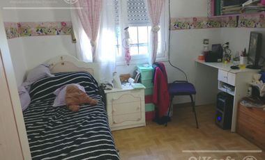 Casa en Venta, 5 ambientes, Quilmes, garage , amplio patio, pileta mas departamento