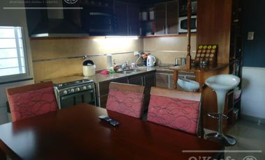 Casa en Venta, 5 ambientes, Quilmes, garage , amplio patio, pileta mas departamento