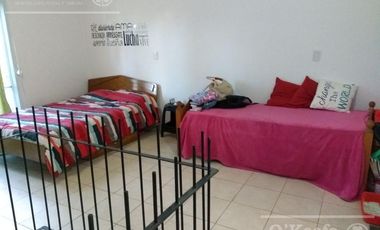 Casa en Venta, 5 ambientes, Quilmes, garage , amplio patio, pileta mas departamento
