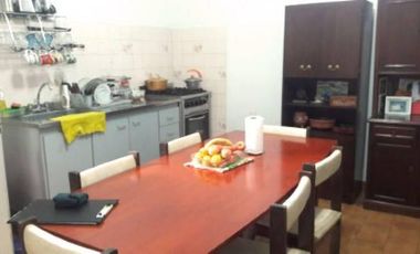 CASA DE 7 AMBIENTES CON PATIO Y TERRAZA A LA VENTA. ZONA BARRACAS