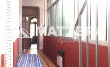 CASA DE 7 AMBIENTES CON PATIO Y TERRAZA A LA VENTA. ZONA BARRACAS