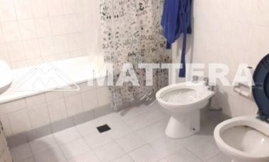 CASA DE 7 AMBIENTES CON PATIO Y TERRAZA A LA VENTA. ZONA BARRACAS