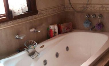 Departamento en venta - 5 Dormitorios 3 Baños - Ayacucho