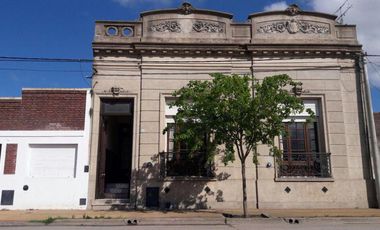 Departamento en venta - 5 Dormitorios 3 Baños - Ayacucho