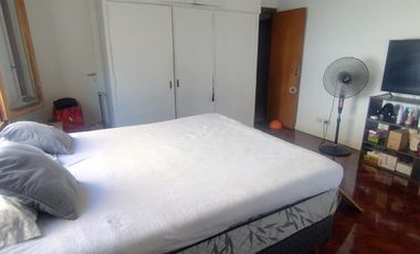 CASA EN VENTA, 4 AMB. CON JARDIN Y COCHERA - LA LUCILA