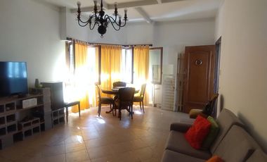 CASA EN VENTA, 4 AMB. CON JARDIN Y COCHERA - LA LUCILA