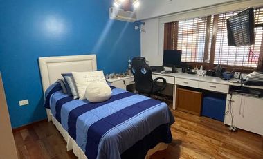 Casa en venta - Banfield (Larrea 760)