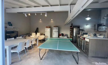 Casa en venta - Banfield (Larrea 760)