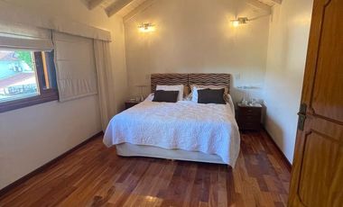 Casa en venta - Banfield (Larrea 760)