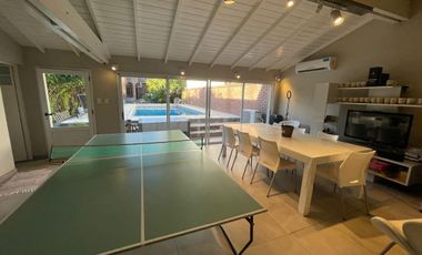 Casa en venta - Banfield (Larrea 760)