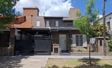 Casa en venta de 3 dormitorios c/ cochera en Otros Barrios
