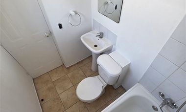 Casa en Arriendo en Salar Ascotán, Pudahuel