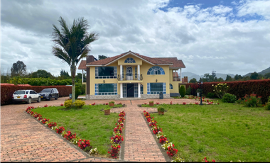 Vendo Lujosa propiedad en Tabio