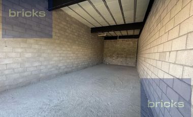 Local en Venta, Plaza comercial frente a la Universidad Anahuac. Zibatá Querétaro.