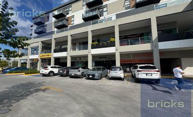 Local en Venta, Plaza comercial frente a la Universidad Anahuac. Zibatá Querétaro.