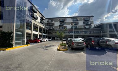 Local en Venta, Plaza comercial frente a la Universidad Anahuac. Zibatá Querétaro.